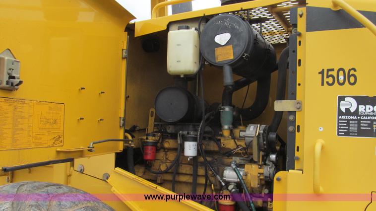 image for item E3937 1999 John Deere 624H loader