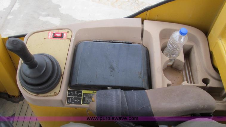 image for item E3937 1999 John Deere 624H loader