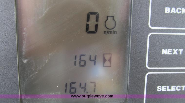 image for item E3937 1999 John Deere 624H loader