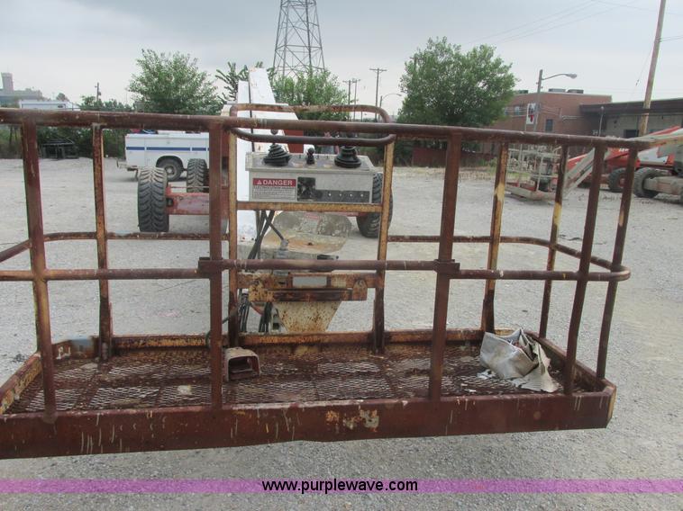 image for item E7335 2001 Snorkel TB80RD24X4 boom lift