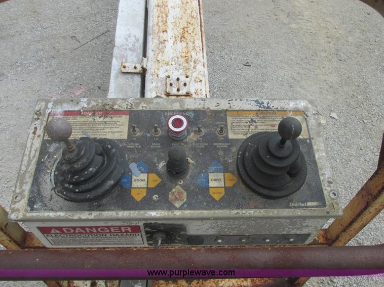 image for item E7335 2001 Snorkel TB80RD24X4 boom lift