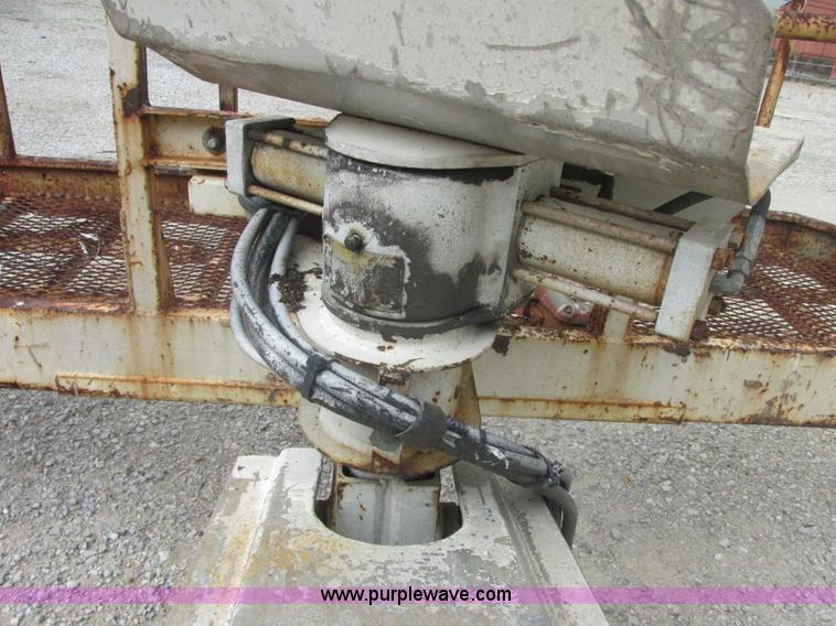 image for item E7335 2001 Snorkel TB80RD24X4 boom lift