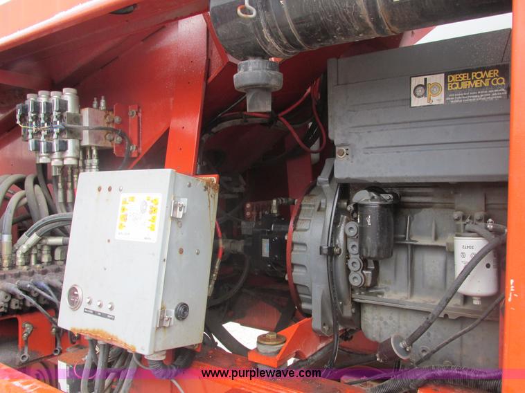 image for item E7335 2001 Snorkel TB80RD24X4 boom lift