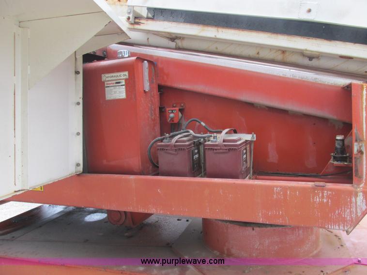 image for item E7335 2001 Snorkel TB80RD24X4 boom lift