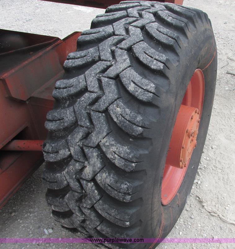 image for item E7335 2001 Snorkel TB80RD24X4 boom lift