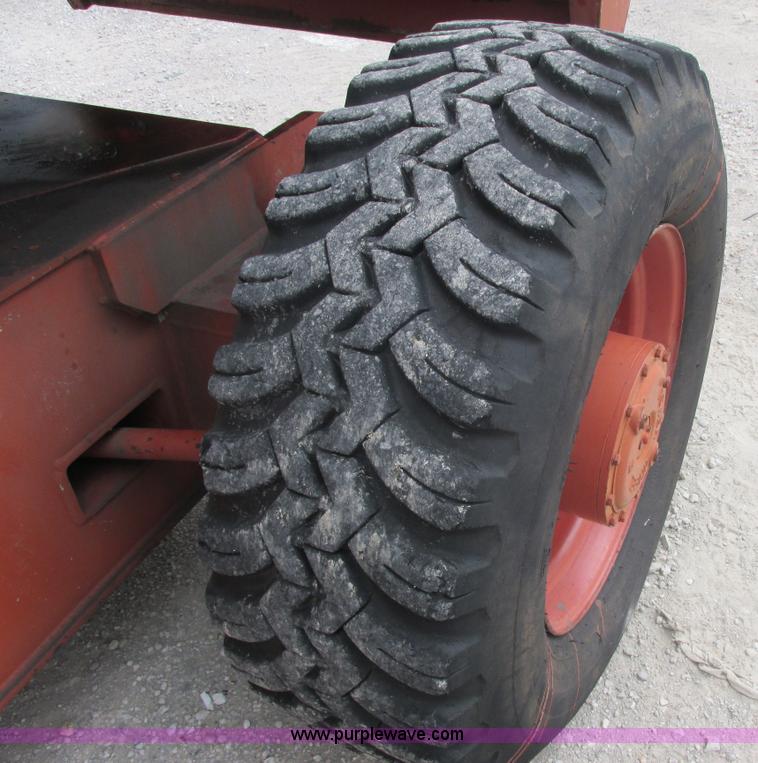 image for item E7335 2001 Snorkel TB80RD24X4 boom lift