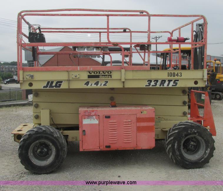 image for item E7336 2002 JLG 33RTS scissor lift