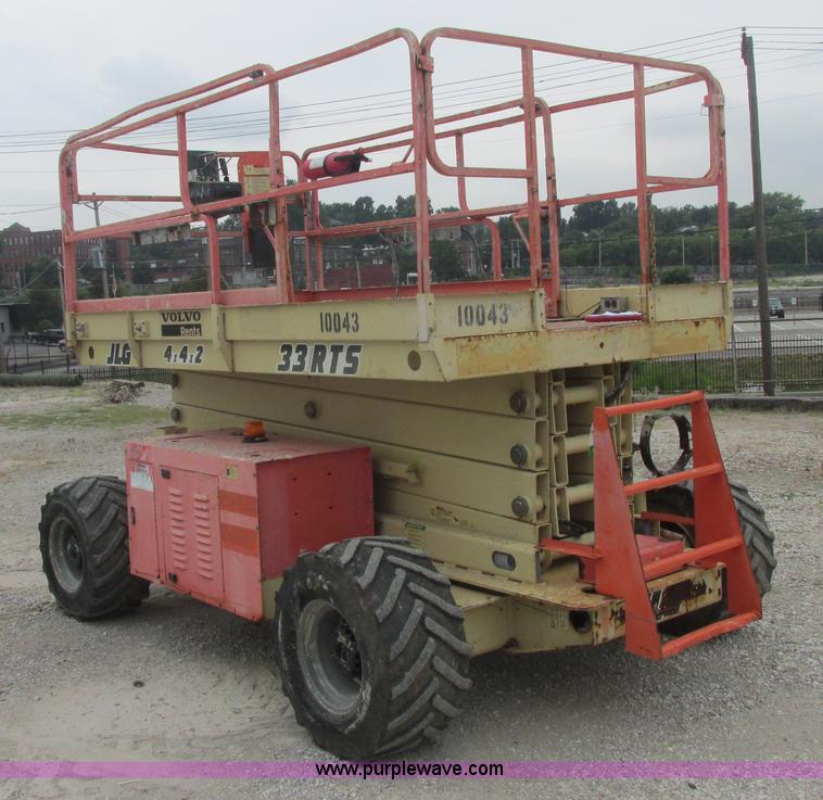 image for item E7336 2002 JLG 33RTS scissor lift