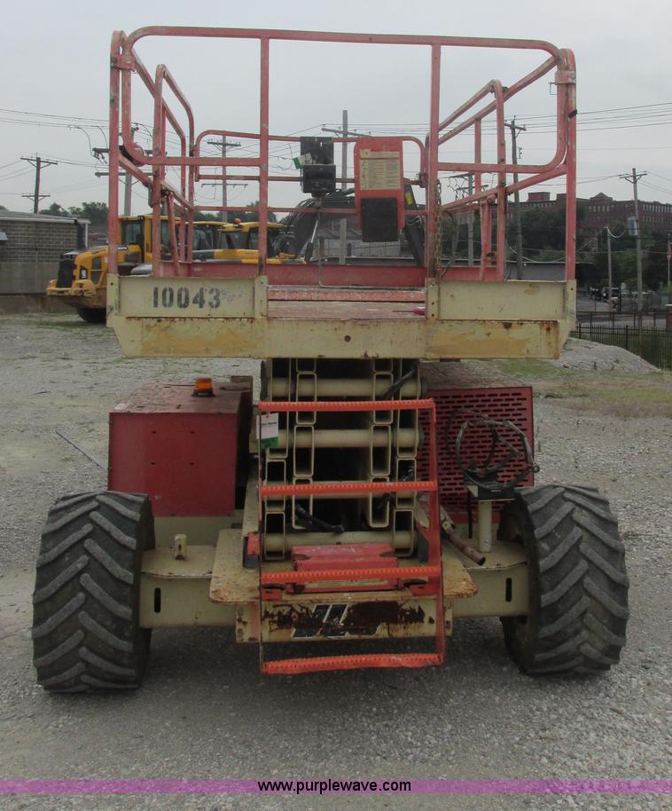 image for item E7336 2002 JLG 33RTS scissor lift