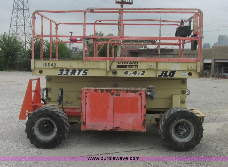 image for item E7336 2002 JLG 33RTS scissor lift