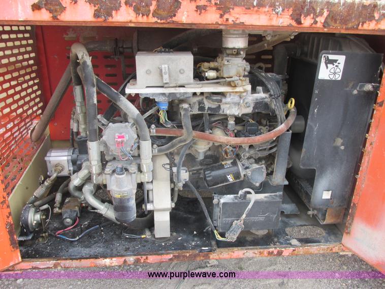 image for item E7336 2002 JLG 33RTS scissor lift