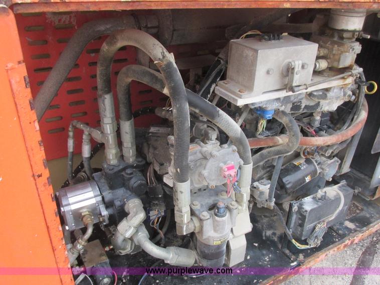 image for item E7336 2002 JLG 33RTS scissor lift