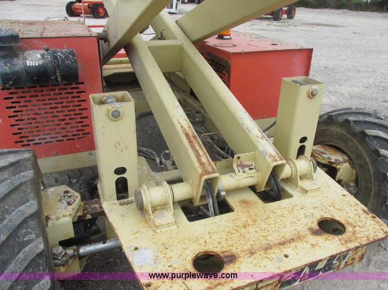 image for item E7336 2002 JLG 33RTS scissor lift
