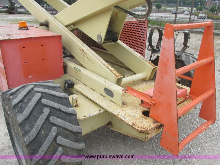 image for item E7336 2002 JLG 33RTS scissor lift