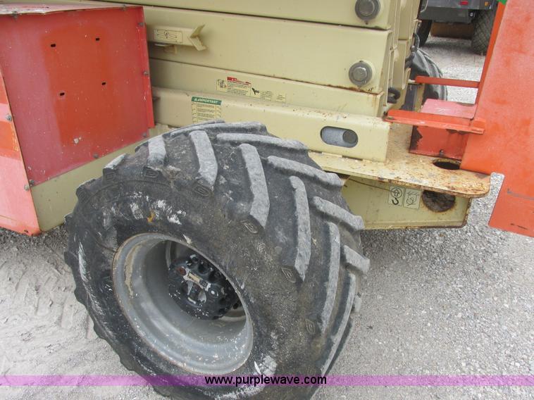 image for item E7336 2002 JLG 33RTS scissor lift