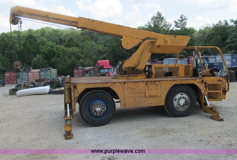 image for item E7342 Drott 160RF2 Go Devil carry deck crane