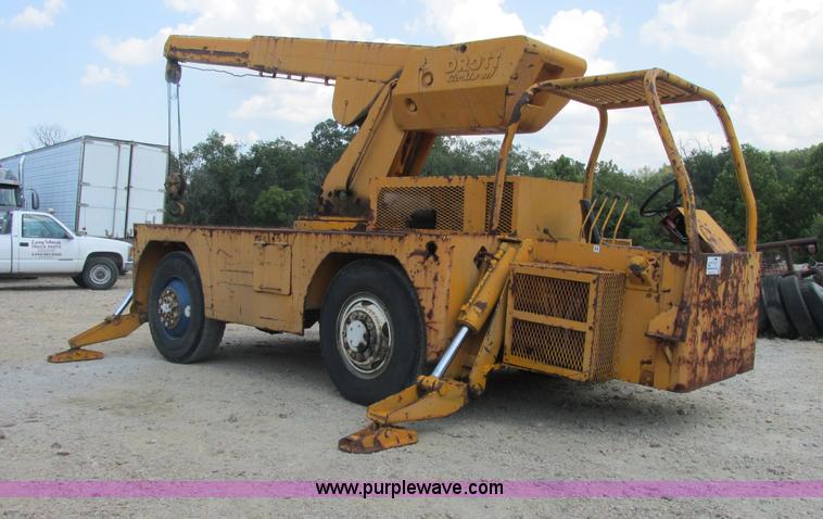 image for item E7342 Drott 160RF2 Go Devil carry deck crane