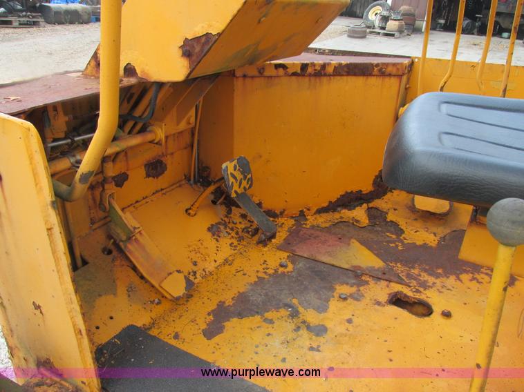 image for item E7342 Drott 160RF2 Go Devil carry deck crane