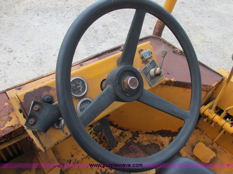 image for item E7342 Drott 160RF2 Go Devil carry deck crane