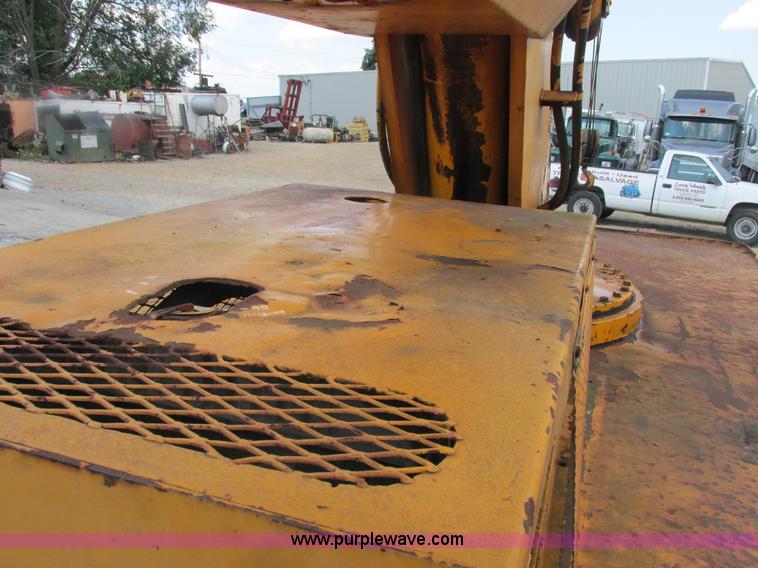 image for item E7342 Drott 160RF2 Go Devil carry deck crane