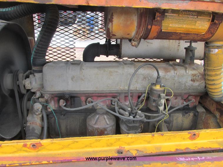 image for item E7342 Drott 160RF2 Go Devil carry deck crane