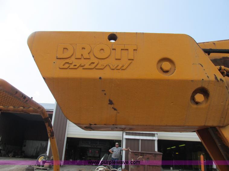 image for item E7342 Drott 160RF2 Go Devil carry deck crane