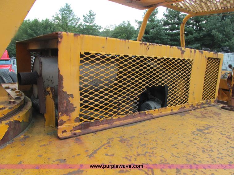 image for item E7342 Drott 160RF2 Go Devil carry deck crane