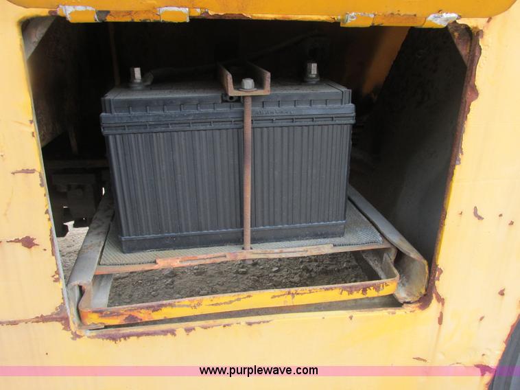 image for item E7342 Drott 160RF2 Go Devil carry deck crane