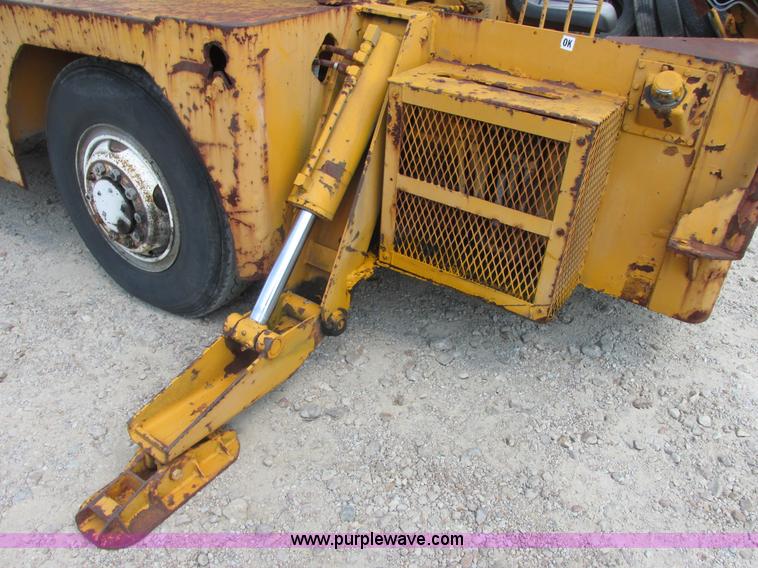 image for item E7342 Drott 160RF2 Go Devil carry deck crane