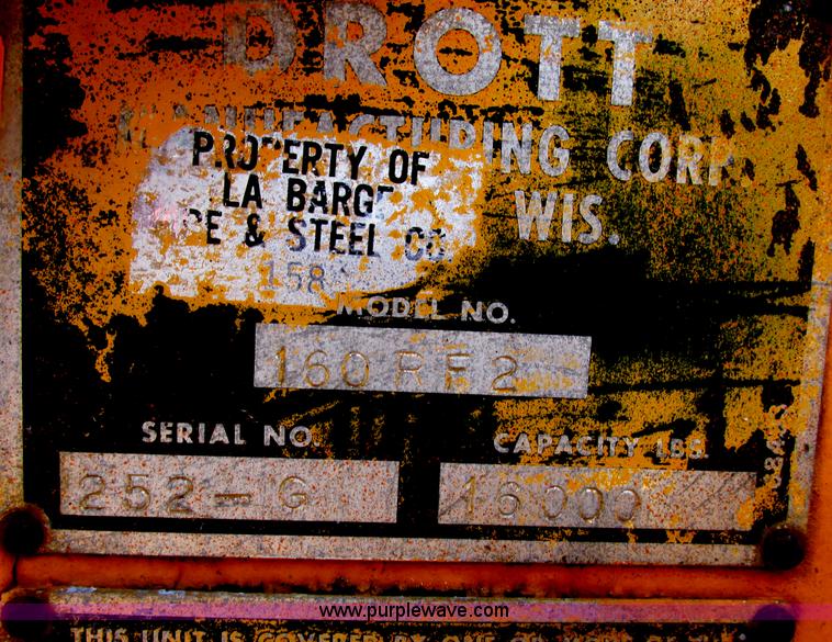 image for item E7342 Drott 160RF2 Go Devil carry deck crane