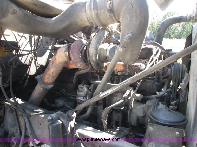 image for item E7343 1983 Mack RD686S dump truck