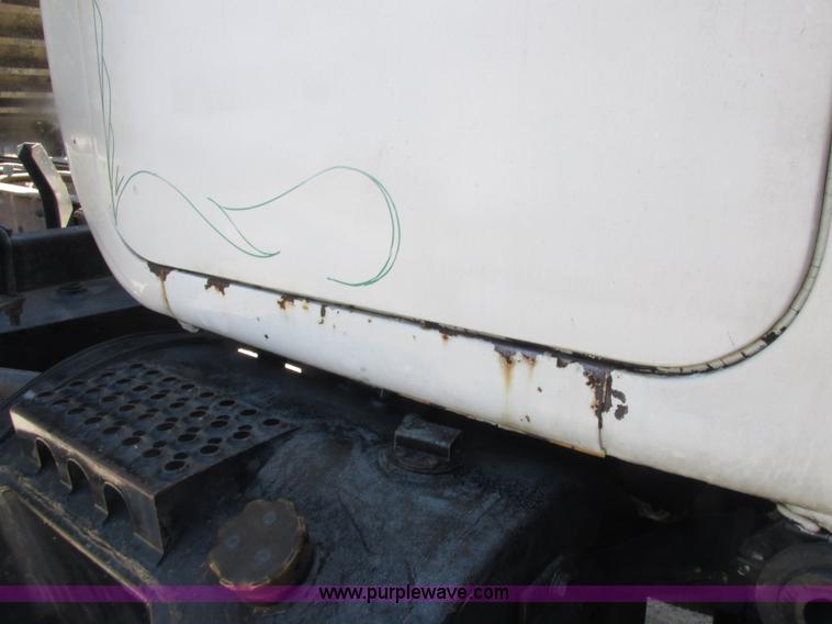 image for item E7343 1983 Mack RD686S dump truck