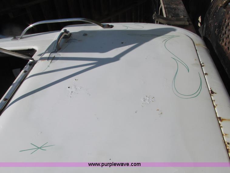 image for item E7343 1983 Mack RD686S dump truck