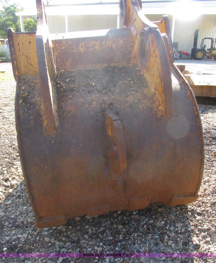 image for item E7362 John Deere 230 bucket