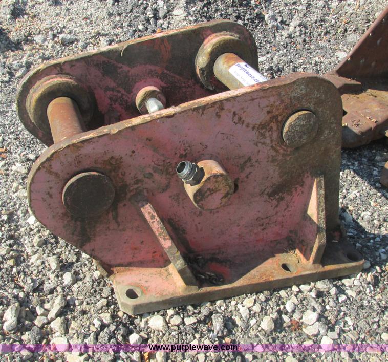 image for item E7363 230 to NPK breaker adapter plate