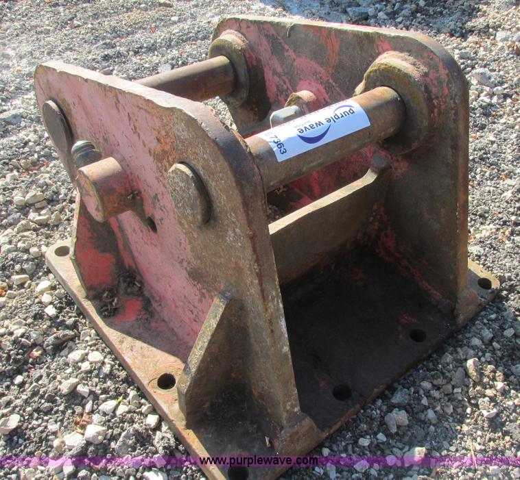 image for item E7363 230 to NPK breaker adapter plate