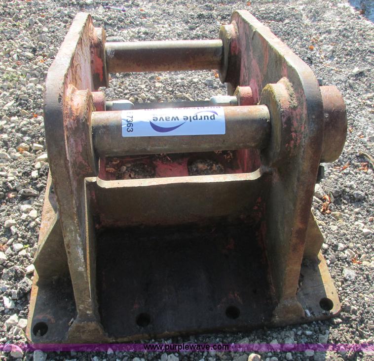 image for item E7363 230 to NPK breaker adapter plate