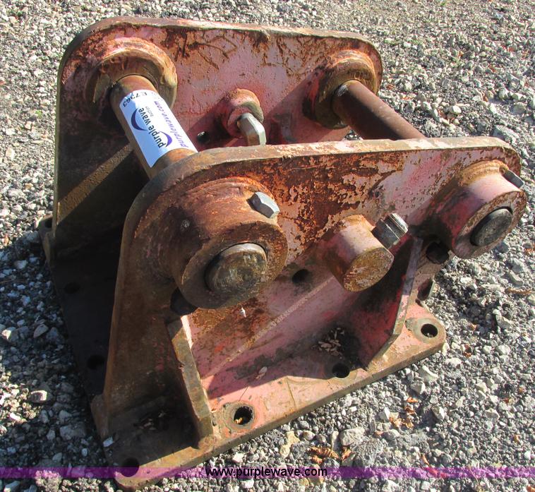 image for item E7363 230 to NPK breaker adapter plate