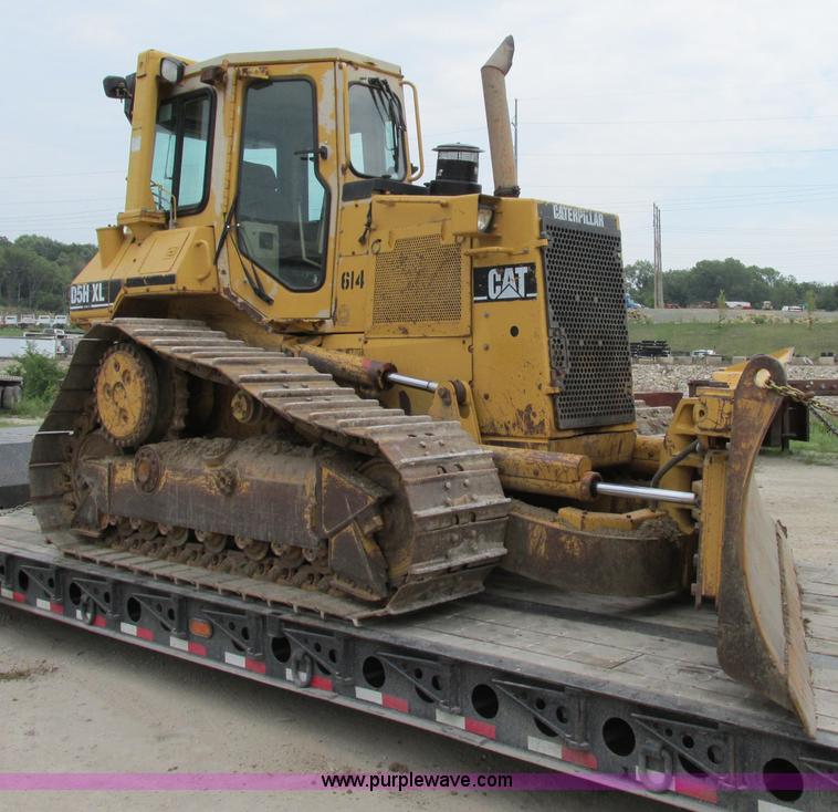 image for item F5204 1995 Caterpillar D5H XL Series II dozer