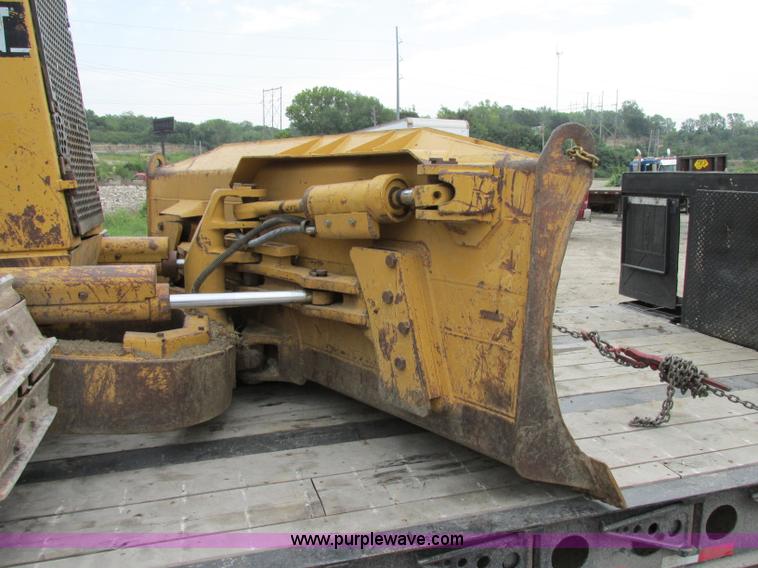 image for item F5204 1995 Caterpillar D5H XL Series II dozer