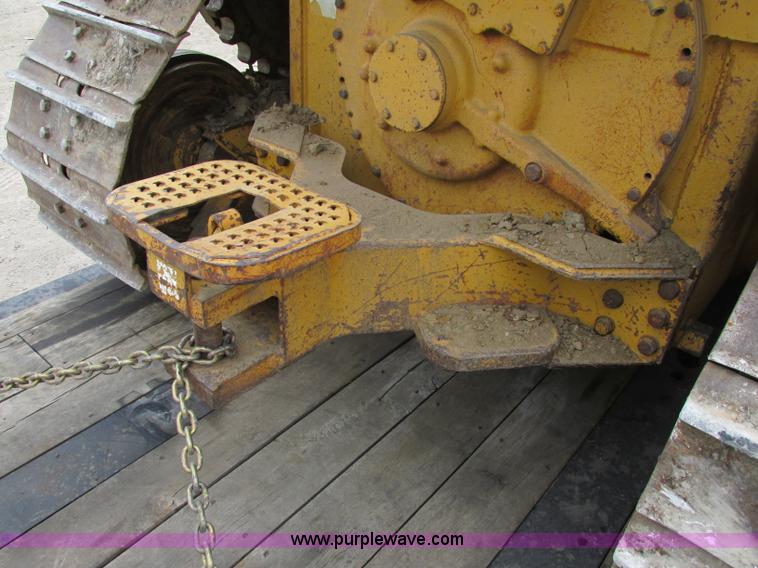 image for item F5204 1995 Caterpillar D5H XL Series II dozer