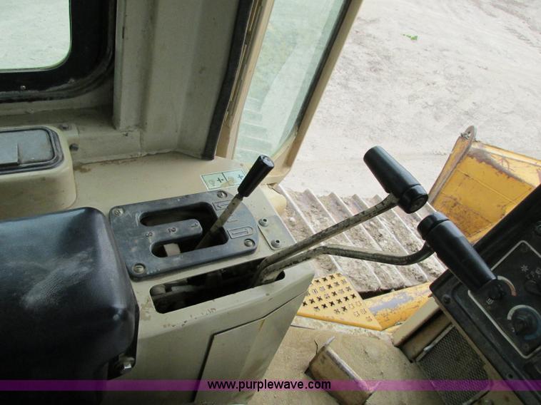 image for item F5204 1995 Caterpillar D5H XL Series II dozer