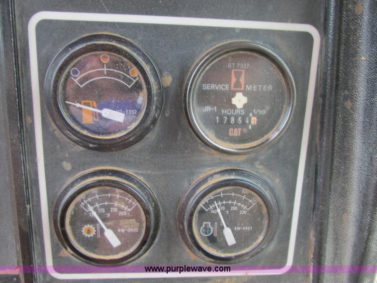 image for item F5204 1995 Caterpillar D5H XL Series II dozer