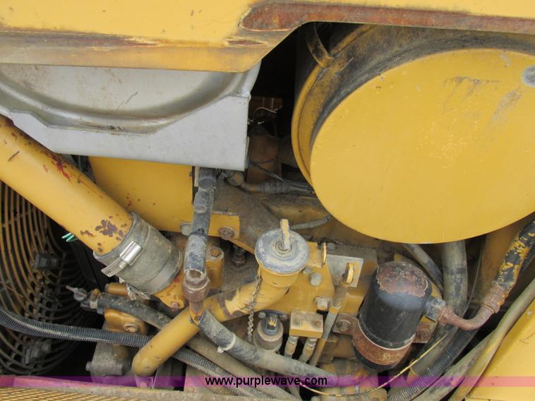 image for item F5204 1995 Caterpillar D5H XL Series II dozer