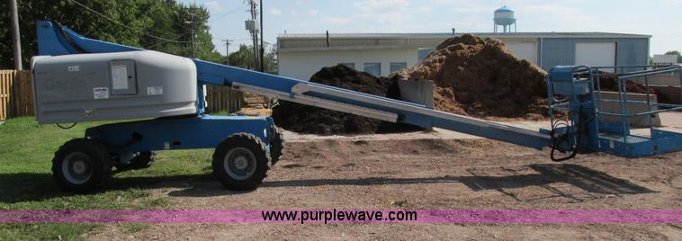 image for item F5217 2000 Genie S40 boom lift