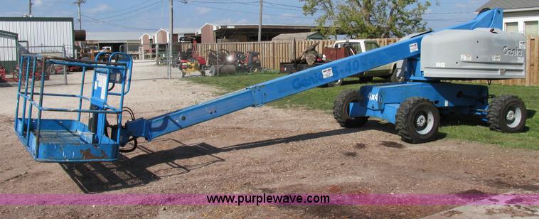 image for item F5217 2000 Genie S40 boom lift