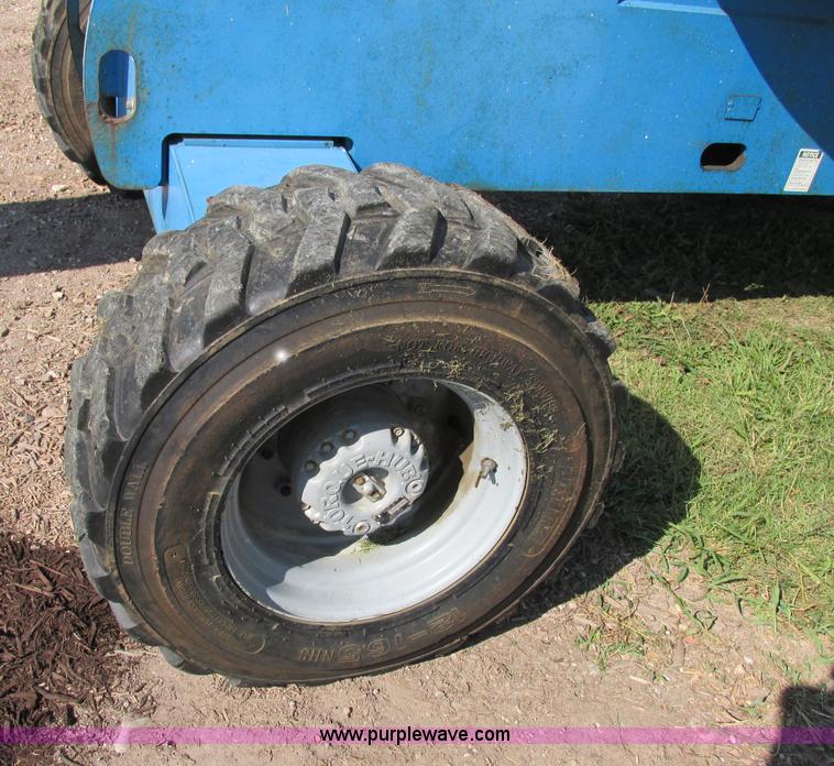 image for item F5217 2000 Genie S40 boom lift