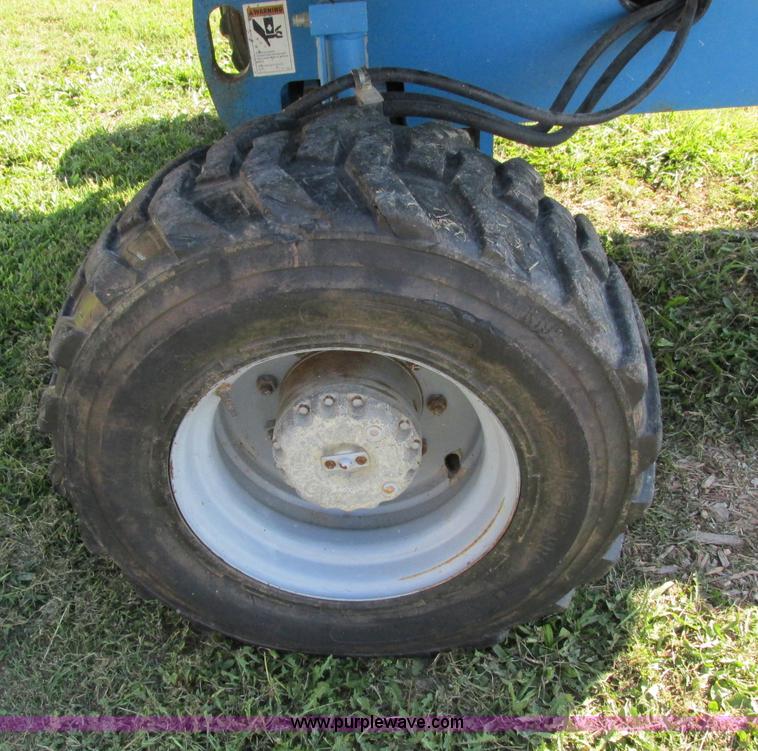 image for item F5217 2000 Genie S40 boom lift