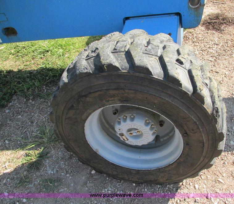 image for item F5217 2000 Genie S40 boom lift