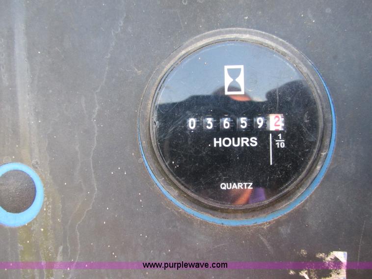 image for item F5217 2000 Genie S40 boom lift